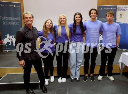 Spitzensport und Studium. Thomas Brandauer, Julia Sciancalepore (Para- Dressurreiten), Jana Zierler (Volleyball), Leonie Rabitsch (Volleyball), Moritz Steiner (Hyrox Athlet), Vinzenz Zwick (Rudern). Klagenfurt, am 8.10.2025.
Foto: Kuess
---
pressefotos, pressefotografie, kuess, qs, qspictures, sport, bild, bilder, bilddatenbank