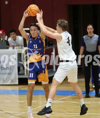 Basketball 2. Liga 2025/2026. Grunddurchgang 2. Runde.  KOS Celovec gegen BBU Salzburg. Samuel Seher   (KOS), Anes Prosic  (Salzburg). Klagenfurt, am 11.10.2025.
Foto: Kuess
---
pressefotos, pressefotografie, kuess, qs, qspictures, sport, bild, bilder, bilddatenbank