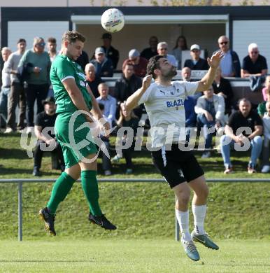 Fussball KÃ¤rntner Liga. Bleiburg gegen Voelkermarkt.  Dominik Peketz (Bleiburg), Lukas Ladinig   (Voelkermarkt). Bleiburg, am 11.10.2025.
Foto: Kuess
www.qspictures.net
---
pressefotos, pressefotografie, kuess, qs, qspictures, sport, bild, bilder, bilddatenbank