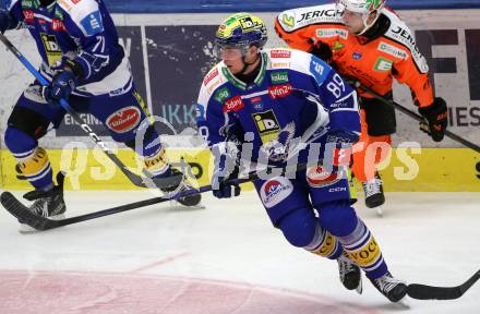 Eishockey Bundesliga. EC IDM Waermepumpen VSV gegen Moser Medical Graz99ers. Luca Erne   (VSV). Villach, am 17.10..2025.
Foto: Kuess
www.qspictures.net
---
pressefotos, pressefotografie, kuess, qs, qspictures, sport, bild, bilder, bilddatenbank