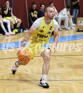 Basketball 2. Liga 2025/2026. Grunddurchgang 3. Runde.  Woerthersee Piraten gegen Upper Austrian Ballers.  Tim Huber  (Piraten). Klagenfurt, am 18.10.2025.
Foto: Kuess
---
pressefotos, pressefotografie, kuess, qs, qspictures, sport, bild, bilder, bilddatenbank