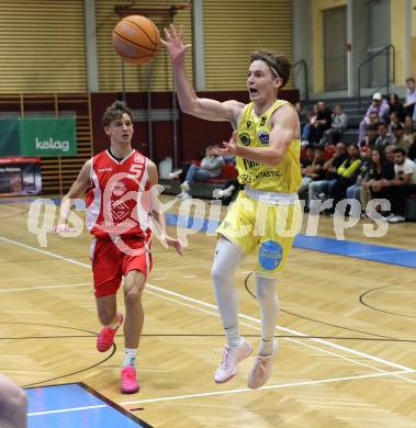 Basketball 2. Liga 2025/2026. Grunddurchgang 3. Runde.  Woerthersee Piraten gegen Upper Austrian Ballers.  Emilio Rozmann  (Piraten), Valentin Passek   (Upper Austrian Ballers). Klagenfurt, am 18.10.2025.
Foto: Kuess
---
pressefotos, pressefotografie, kuess, qs, qspictures, sport, bild, bilder, bilddatenbank
