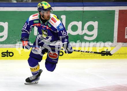 Eishockey Bundesliga. EC IDM Waermepumpen VSV gegen Moser Medical Graz99ers.  Kevin Hancock  (VSV). Villach, am 17.10..2025.
Foto: Kuess
www.qspictures.net
---
pressefotos, pressefotografie, kuess, qs, qspictures, sport, bild, bilder, bilddatenbank