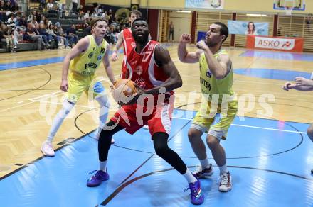 Basketball 2. Liga 2025/2026. Grunddurchgang 3. Runde.  Woerthersee Piraten gegen Upper Austrian Ballers.  Andreas Nuck  (Piraten), Bruno Fernando  (Upper Austrian Ballers). Klagenfurt, am 18.10.2025.
Foto: Kuess
---
pressefotos, pressefotografie, kuess, qs, qspictures, sport, bild, bilder, bilddatenbank