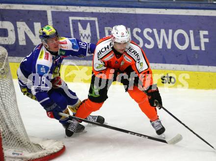 Eishockey Bundesliga. EC IDM Waermepumpen VSV gegen Moser Medical Graz99ers.  Nico Uschan (VSV),  Lukas Haudum (Graz). . Villach, am 17.10..2025.
Foto: Kuess
www.qspictures.net
---
pressefotos, pressefotografie, kuess, qs, qspictures, sport, bild, bilder, bilddatenbank