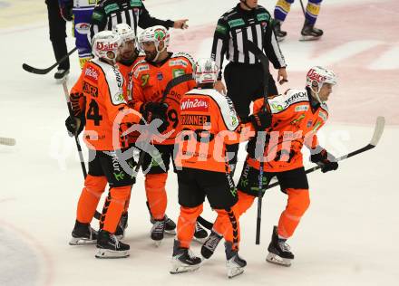 Eishockey Bundesliga. EC IDM Waermepumpen VSV gegen Moser Medical Graz99ers.   Torjubel Manuel Ganahl,  Nico Fellner, Nico Brunner   (Graz). . Villach, am 17.10..2025.
Foto: Kuess
www.qspictures.net
---
pressefotos, pressefotografie, kuess, qs, qspictures, sport, bild, bilder, bilddatenbank