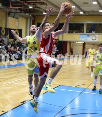 Basketball 2. Liga 2025/2026. Grunddurchgang 3. Runde.  Woerthersee Piraten gegen Upper Austrian Ballers.  Tim Huber  (Piraten), Eris javaragic   (Upper Austrian Ballers). Klagenfurt, am 18.10.2025.
Foto: Kuess
---
pressefotos, pressefotografie, kuess, qs, qspictures, sport, bild, bilder, bilddatenbank