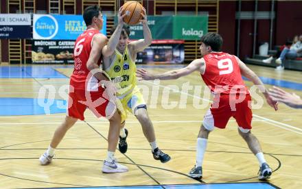 Basketball 2. Liga 2025/2026. Grunddurchgang 3. Runde.  Woerthersee Piraten gegen Upper Austrian Ballers.   Elias Podany (Piraten),  Luis Streitberger, Dominik Schachinger  (Upper Austrian Ballers). Klagenfurt, am 18.10.2025.
Foto: Kuess
---
pressefotos, pressefotografie, kuess, qs, qspictures, sport, bild, bilder, bilddatenbank