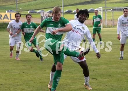 Fussball. Kaerntner Liga. Koettmannsdorf gegen Donau.  Confidence Eboigbe Osawe (Koettmannsdorf), Tristan Ciglar   (Donau).  Koettmannsdorf, 19.10.2025.
Foto: Kuess
www.qspictures.net
---
pressefotos, pressefotografie, kuess, qs, qspictures, sport, bild, bilder, bilddatenbank