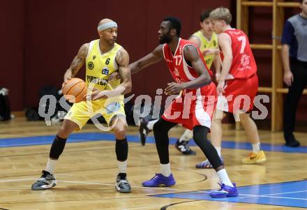 Basketball 2. Liga 2025/2026. Grunddurchgang 3. Runde.  Woerthersee Piraten gegen Upper Austrian Ballers.  Shawn L. Ray  (Piraten), Bruno Fernando   (Upper Austrian Ballers). Klagenfurt, am 18.10.2025.
Foto: Kuess
---
pressefotos, pressefotografie, kuess, qs, qspictures, sport, bild, bilder, bilddatenbank