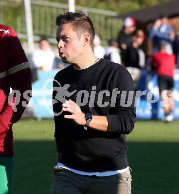 Fussball 1. Klasse West. Admira Villach gegen Oberlienz.   Trainer Mario Steiner    (Oberlienz). Villach, am 18.10.2025.
Foto: Kuess
www.qspictures.net
---
pressefotos, pressefotografie, kuess, qs, qspictures, sport, bild, bilder, bilddatenbank