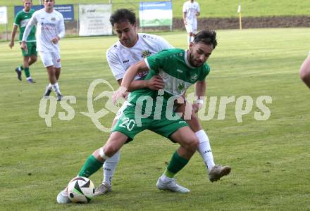 Fussball. Kaerntner Liga. Koettmannsdorf gegen Donau.  Daniel Hans Genser (Koettmannsdorf),  Melvin Osmic  (Donau).  Koettmannsdorf, 19.10.2025.
Foto: Kuess
www.qspictures.net
---
pressefotos, pressefotografie, kuess, qs, qspictures, sport, bild, bilder, bilddatenbank
