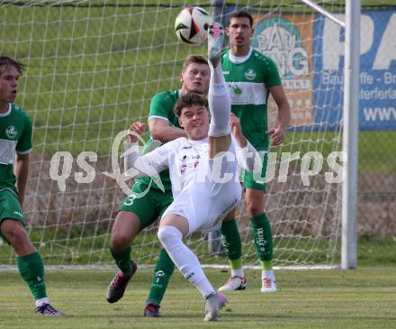 Fussball. Kaerntner Liga. Koettmannsdorf gegen Donau. Marcel Daniel Arrich (Koettmannsdorf),  Tristan Ciglar  (Donau).  Koettmannsdorf, 19.10.2025.
Foto: Kuess
www.qspictures.net
---
pressefotos, pressefotografie, kuess, qs, qspictures, sport, bild, bilder, bilddatenbank