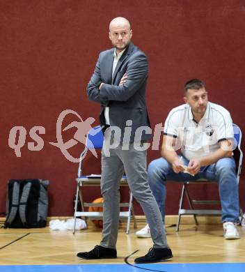 Basketball 2. Liga 2025/2026. Grunddurchgang 3. Runde.  Woerthersee Piraten gegen Upper Austrian Ballers.   Trainer Paul Filmoser  (Upper Austrian Ballers). Klagenfurt, am 18.10.2025.
Foto: Kuess
---
pressefotos, pressefotografie, kuess, qs, qspictures, sport, bild, bilder, bilddatenbank