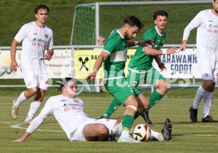 Fussball. Kaerntner Liga. Koettmannsdorf gegen Donau.  Matteo Juan (Koettmannsdorf),  Melvin Osmic   (Donau).  Koettmannsdorf, 19.10.2025.
Foto: Kuess
www.qspictures.net
---
pressefotos, pressefotografie, kuess, qs, qspictures, sport, bild, bilder, bilddatenbank