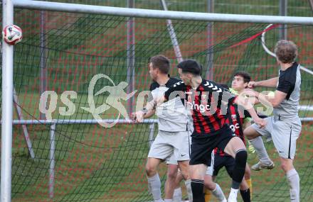 Fussball 1. Klasse West. Admira Villach gegen Oberlienz.  Ermin Softic (Admira). Stangenschuss.. Villach, am 18.10.2025.
Foto: Kuess
www.qspictures.net
---
pressefotos, pressefotografie, kuess, qs, qspictures, sport, bild, bilder, bilddatenbank