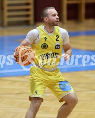 Basketball 2. Liga 2025/2026. Grunddurchgang 3. Runde.  Woerthersee Piraten gegen Upper Austrian Ballers.  Tim Huber  (Piraten). Klagenfurt, am 18.10.2025.
Foto: Kuess
---
pressefotos, pressefotografie, kuess, qs, qspictures, sport, bild, bilder, bilddatenbank