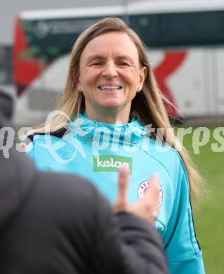 Fussball. Frauen.  2. Bundesliga. SK Austria Klagenfurt gegen Rapid Wien. Trainerin Sabine D Angelo  (Klagenfurt).  Klagenfurt, 19.10.2025.
Foto: Kuess
www.qspictures.net
---
pressefotos, pressefotografie, kuess, qs, qspictures, sport, bild, bilder, bilddatenbank