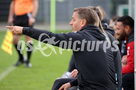 Fussball. Frauen.  2. Bundesliga. SK Austria Klagenfurt gegen Rapid Wien. Trainer Lucian Florian Orga  (Klagenfurt).  Klagenfurt, 19.10.2025.
Foto: Kuess
www.qspictures.net
---
pressefotos, pressefotografie, kuess, qs, qspictures, sport, bild, bilder, bilddatenbank