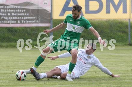 Fussball. Kaerntner Liga. Koettmannsdorf gegen Donau. Matteo Juvan   (Koettmannsdorf),  Melvin Osmic  (Donau).  Koettmannsdorf, 19.10.2025.
Foto: Kuess
www.qspictures.net
---
pressefotos, pressefotografie, kuess, qs, qspictures, sport, bild, bilder, bilddatenbank