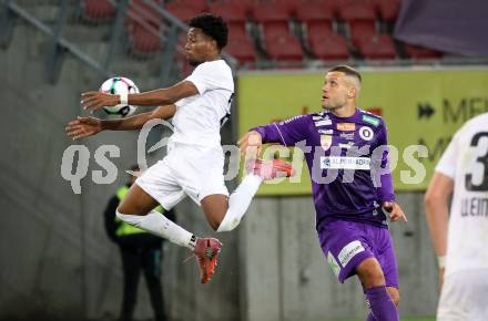Fussball 2. Liga. SK Austria Klagenfurt gegen SK Sturm Graz II.   Marco Sebastian Gantschnig (Klagenfurt),   Youba Moulaye Koita (Graz).  Klagenfurt, 24.10..2025.
Foto: Kuess
www.qspictures.net
---
pressefotos, pressefotografie, kuess, qs, qspictures, sport, bild, bilder, bilddatenbank