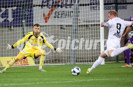 Fussball 2. Liga. SK Austria Klagenfurt gegen SK Sturm Graz II.   Adnan Kanuric (Klagenfurt),  
Dennis Jastrzembski (Graz).  Klagenfurt, 24.10..2025.
Foto: Kuess
www.qspictures.net
---
pressefotos, pressefotografie, kuess, qs, qspictures, sport, bild, bilder, bilddatenbank