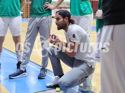 Basketball 2. Liga 2025/2026. Grunddurchgang 4. Runde.  KOS Celovec gegen Basketball Klub Rapid Wien.  Trainer Dalibor Cevriz (KOS), Klagenfurt, am 25.10.2025.
Foto: Kuess
---
pressefotos, pressefotografie, kuess, qs, qspictures, sport, bild, bilder, bilddatenbank