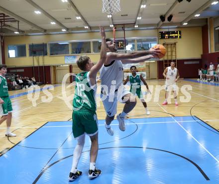 Basketball 2. Liga 2025/2026. Grunddurchgang 4. Runde.  KOS Celovec gegen Basketball Klub Rapid Wien. Marin Sliskovic  (KOS),  Antonio Kreso (Wien). Klagenfurt, am 25.10.2025.
Foto: Kuess
---
pressefotos, pressefotografie, kuess, qs, qspictures, sport, bild, bilder, bilddatenbank