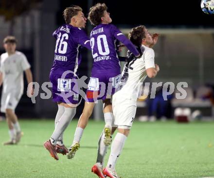 Fussball. Kaerntner Liga. SK Austria Klagenfurt Amateure gegen Matrei .   Sebastian Pschernig, Andreas Polesnig (Austria Klagenfurt), Michael Berger   (Matrei).  Koettmannsdorf, 25.10.2025.
Foto: Kuess
www.qspictures.net
---
pressefotos, pressefotografie, kuess, qs, qspictures, sport, bild, bilder, bilddatenbank