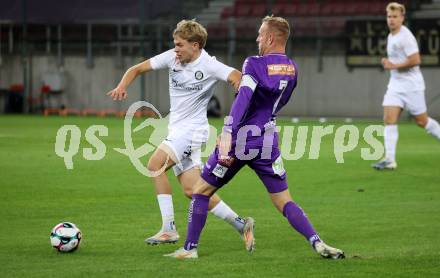 Fussball 2. Liga. SK Austria Klagenfurt gegen SK Sturm Graz II.  Florian Jaritz (Klagenfurt),  Jonas Loecker  (Graz).  Klagenfurt, 24.10..2025.
Foto: Kuess
www.qspictures.net
---
pressefotos, pressefotografie, kuess, qs, qspictures, sport, bild, bilder, bilddatenbank