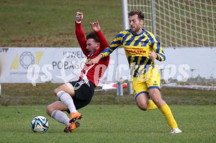 Fussball. 1. Klasse Mitte. Strassburg gegen Afritz.  Anze Cankar (Strassburg),  Sandro Pascal Moser  (Afritz).  Strassburg, 25.10.2025.
Foto: Kuess
www.qspictures.net
---
pressefotos, pressefotografie, kuess, qs, qspictures, sport, bild, bilder, bilddatenbank