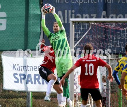 Fussball. 1. Klasse Mitte. Strassburg gegen Afritz.  Patrick Gailer   (Afritz).  Strassburg, 25.10.2025.
Foto: Kuess
www.qspictures.net
---
pressefotos, pressefotografie, kuess, qs, qspictures, sport, bild, bilder, bilddatenbank