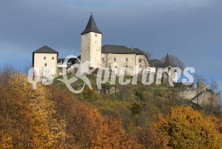 Fussball. 1. Klasse Mitte. Strassburg gegen Afritz.    Burg Strassburg  Strassburg, 25.10.2025.
Foto: Kuess
www.qspictures.net
---
pressefotos, pressefotografie, kuess, qs, qspictures, sport, bild, bilder, bilddatenbank