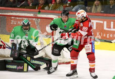 Fussball 2. Liga. SK Austria Klagenfurt gegen SK Sturm Graz II.  Raphael Herburger  (Klagenfurt),   Bine Masic, Horak Lukas (Graz).  Klagenfurt, 24.10..2025.
Foto: Kuess
www.qspictures.net
---
pressefotos, pressefotografie, kuess, qs, qspictures, sport, bild, bilder, bilddatenbank