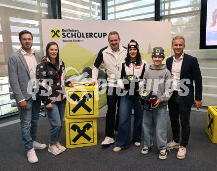Schi Alpin. Landesschiverband. Raiffeisen Schuelercup. Christian Walder, Carmen Thalmann, Dieter Moertl, Carmen Spielberger, Luca Stocker, Hanno Douschan. Klagenfurt, am 24.1012025.
Foto: Kuess
www.qspictures.net
---
pressefotos, pressefotografie, kuess, qs, qspictures, sport, bild, bilder, bilddatenbank