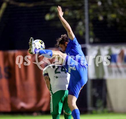 Fussball. Kaerntner Liga. Donau gegen Bleiburg.  Zoran Vukovic  (Donau),  Dominik Peketz (Bleiburg).  Klagenfurt, am 31.10.2025.
Foto: Kuess
www.qspictures.net
---
pressefotos, pressefotografie, kuess, qs, qspictures, sport, bild, bilder, bilddatenbank