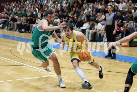 Basketball 2. Liga 2025/2026. Grunddurchgang 5. Runde.  Woerthersee Piraten gegen KOS Celovec. Elias Podany  (Piraten),  Veljko Dena (KOS). Klagenfurt, am 1.11.2025.
Foto: Kuess
---
pressefotos, pressefotografie, kuess, qs, qspictures, sport, bild, bilder, bilddatenbank