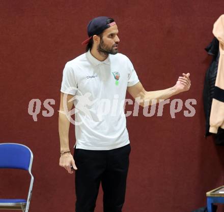 Basketball 2. Liga 2025/2026. Grunddurchgang 5. Runde.  Woerthersee Piraten gegen KOS Celovec.   Trainer Dalibor Cevriz (KOS). Klagenfurt, am 1.11.2025.
Foto: Kuess
---
pressefotos, pressefotografie, kuess, qs, qspictures, sport, bild, bilder, bilddatenbank