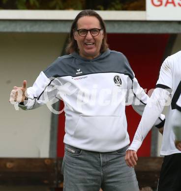 Fussball. Kaerntner Liga. KAC1909 gegen Spittal.   Trainer Richard Huber  (Spittal).  Klagenfurt, am 2.11.2025.
Foto: Kuess
www.qspictures.net
---
pressefotos, pressefotografie, kuess, qs, qspictures, sport, bild, bilder, bilddatenbank