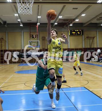 Basketball 2. Liga 2025/2026. Grunddurchgang 5. Runde.  Woerthersee Piraten gegen KOS Celovec.  Lukas Simoner  (Piraten), Marin Sliskovic   (KOS). Klagenfurt, am 1.11.2025.
Foto: Kuess
---
pressefotos, pressefotografie, kuess, qs, qspictures, sport, bild, bilder, bilddatenbank