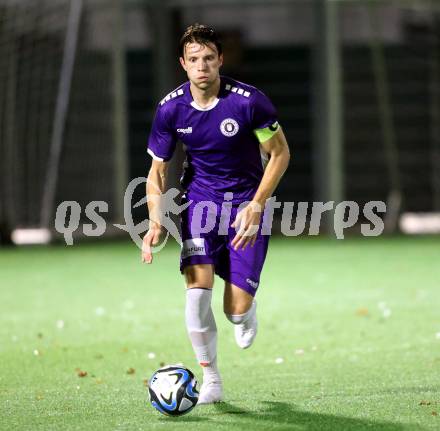 Fussball. Kaerntner Liga. SK Austria Klagenfurt Amateure gegen Matrei .   Florian Georg Weiss  (Austria Klagenfurt), ).  Klagenfurt, am  25.10.2025.
Foto: Kuess
www.qspictures.net
---
pressefotos, pressefotografie, kuess, qs, qspictures, sport, bild, bilder, bilddatenbank