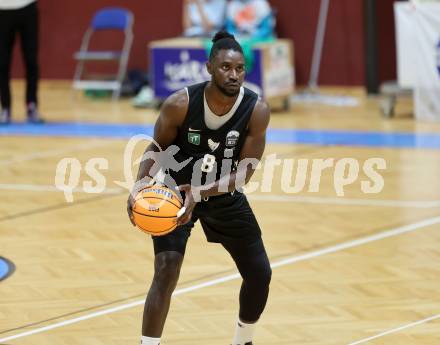 Basketball 2. Liga 2025/2026. Grunddurchgang 6. Runde.  KOS Celovec gegen Raiders Tirol.   Mansata Cisse (Tirol). Klagenfurt, am 8.11.2025.
Foto: Kuess
---
pressefotos, pressefotografie, kuess, qs, qspictures, sport, bild, bilder, bilddatenbank