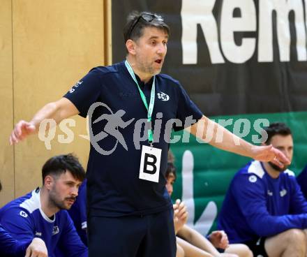 Handball Bundesliga. HLA. SC Ferlach gegen Voeslau. Trainer Robert Begus   (SCF)  Ferlach, am 8.11.2025.
Foto: Kuess
www.qspictures.net
---
pressefotos, pressefotografie, kuess, qs, qspictures, sport, bild, bilder, bilddatenbank
