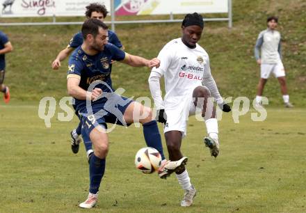 Fussball. Kaerntner Liga. Koettmannsdorf gegen Grafenstein. Confidence Eboigbe Osawe   (Koettmannsdorf),  Marco Mueller  (Grafenstein).  Klagenfurt, am 8.11.2025.
Foto: Kuess
www.qspictures.net
---
pressefotos, pressefotografie, kuess, qs, qspictures, sport, bild, bilder, bilddatenbank