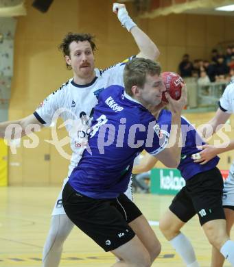 Handball Bundesliga. HLA. SC Ferlach gegen Voeslau. Simon Knapp   (SCF), Jonas Dell   (Voeslau).  Ferlach, am 8.11.2025.
Foto: Kuess
www.qspictures.net
---
pressefotos, pressefotografie, kuess, qs, qspictures, sport, bild, bilder, bilddatenbank