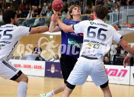 Handball Bundesliga. HLA. SC Ferlach gegen Voeslau. Markus Kelih (SCF), Moritz Doblhoff-deir  (Voeslau).  Ferlach, am 8.11.2025.
Foto: Kuess
www.qspictures.net
---
pressefotos, pressefotografie, kuess, qs, qspictures, sport, bild, bilder, bilddatenbank