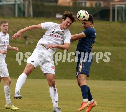 Fussball. Kaerntner Liga. Koettmannsdorf gegen Grafenstein. Simon Moder  (Koettmannsdorf), Nico Sorger   (Grafenstein).  Klagenfurt, am 8.11.2025.
Foto: Kuess
www.qspictures.net
---
pressefotos, pressefotografie, kuess, qs, qspictures, sport, bild, bilder, bilddatenbank