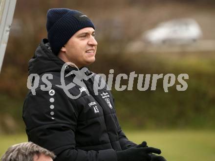 Fussball. Kaerntner Liga. Koettmannsdorf gegen Grafenstein.  Trainer Alexander Stroj    (Grafenstein).  Klagenfurt, am 8.11.2025.
Foto: Kuess
www.qspictures.net
---
pressefotos, pressefotografie, kuess, qs, qspictures, sport, bild, bilder, bilddatenbank