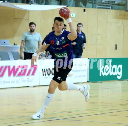 Handball Bundesliga. HLA. SC Ferlach gegen Voeslau. Toni Perkusic   (SCF).  Ferlach, am 8.11.2025.
Foto: Kuess
www.qspictures.net
---
pressefotos, pressefotografie, kuess, qs, qspictures, sport, bild, bilder, bilddatenbank