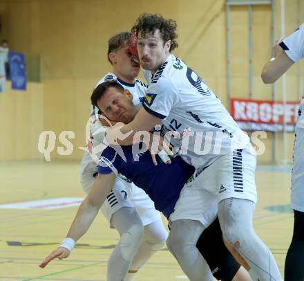 Handball Bundesliga. HLA. SC Ferlach gegen Voeslau.  Toni Perkusic  (SCF),  Jonas Dell  (Voeslau).  Ferlach, am 8.11.2025.
Foto: Kuess
www.qspictures.net
---
pressefotos, pressefotografie, kuess, qs, qspictures, sport, bild, bilder, bilddatenbank